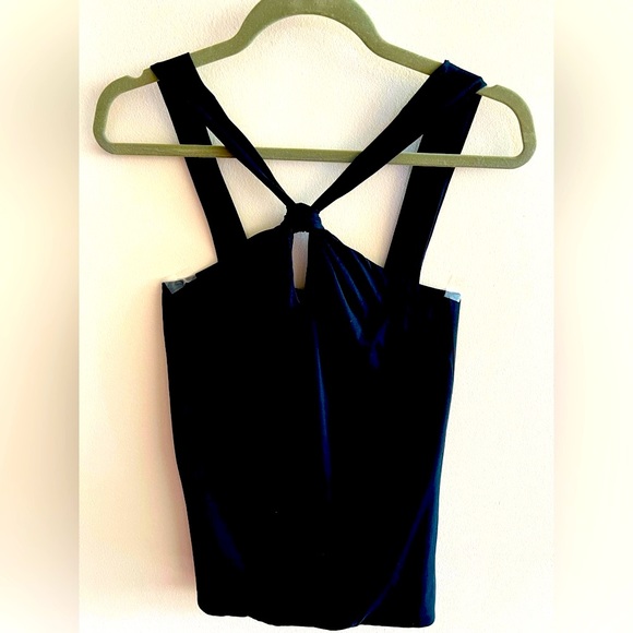 Gucci front knot tank top size M in pristine condition. Gucci logo at the back - Picture 10 of 13